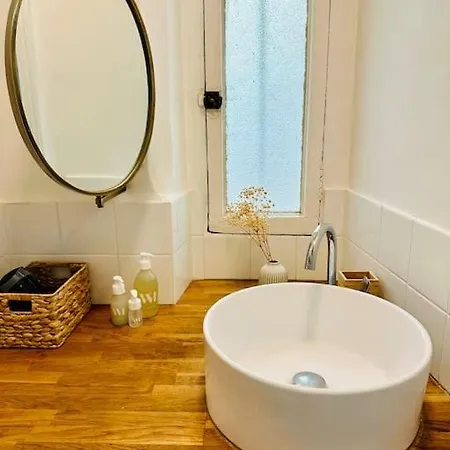 아파트 T2 Charmant, Chaleureux Et Calme 파리